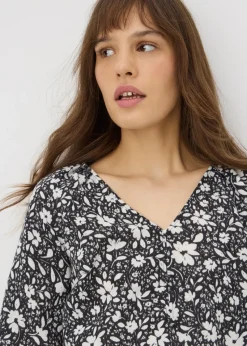 Black Monchrome Floral V-Neck Tea Top