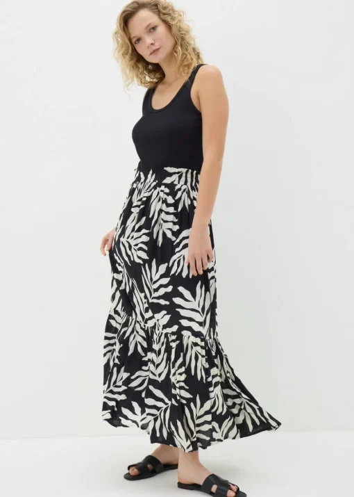 Black Monochrome Leaf Cheesecloth Maxi Skirt