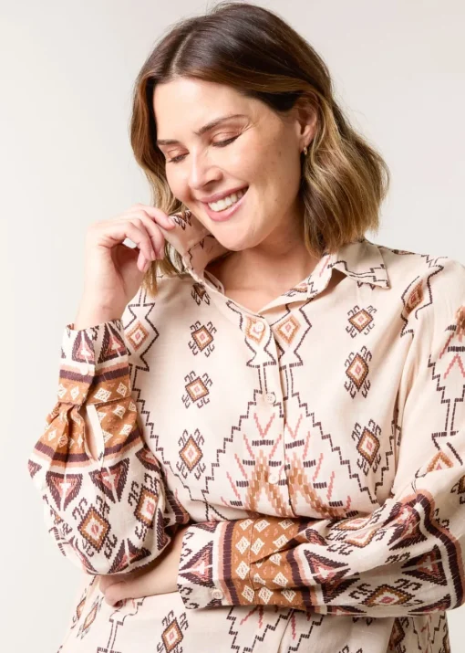 Blue Vanilla Stone Curve Geometric Print Shirt