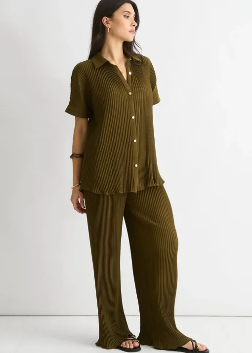 Gini London Olive Plisse Short Sleeve Oversized Shirt