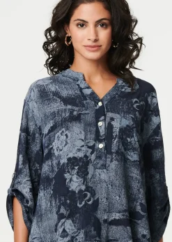 Izabel London Navy Floral 3/4 Sleeve Relaxed Blouse