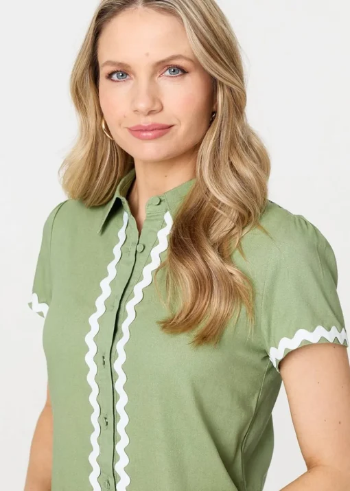 Izabel London Sage Zig Zag Trim Short Sleeve Shirt
