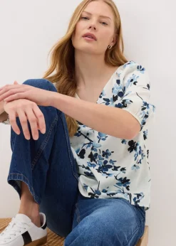 Navy Ditsy Floral V-Neck Tea Top