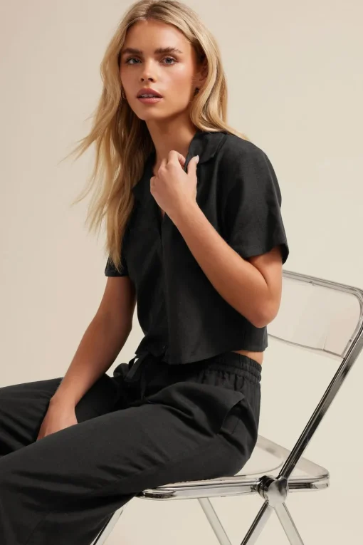 Pixiegirl Petite Black Linen Cropped Short Sleeve Shirt