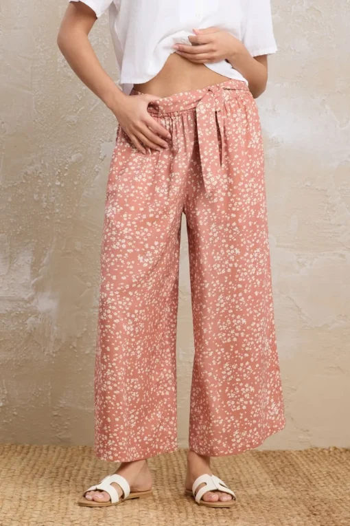 Pixiegirl Petite Coral Pink Ditsy Floral Cropped Trousers