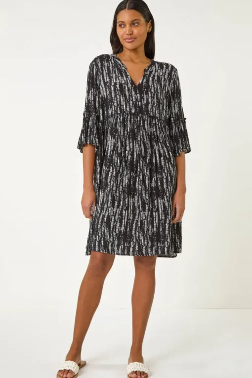 Roman Black Abstract Crinkle Smock Dress