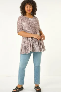 Roman Natural Curve Animal Print Hanky Hem Top