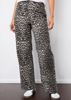 Threadbare Brown Petite Soleil Leopard Print Wide Leg Denim Jeans