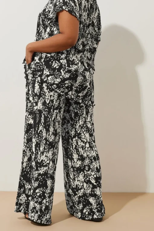 Yours Curve Black Abstract Print Plisse Wide Leg Trousers