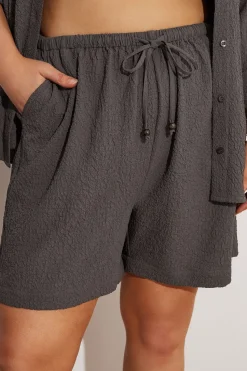 Yours Curve Chocolate Brown Textured Pull On Shorts
