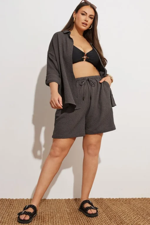 Yours Curve Chocolate Brown Textured Pull On Shorts