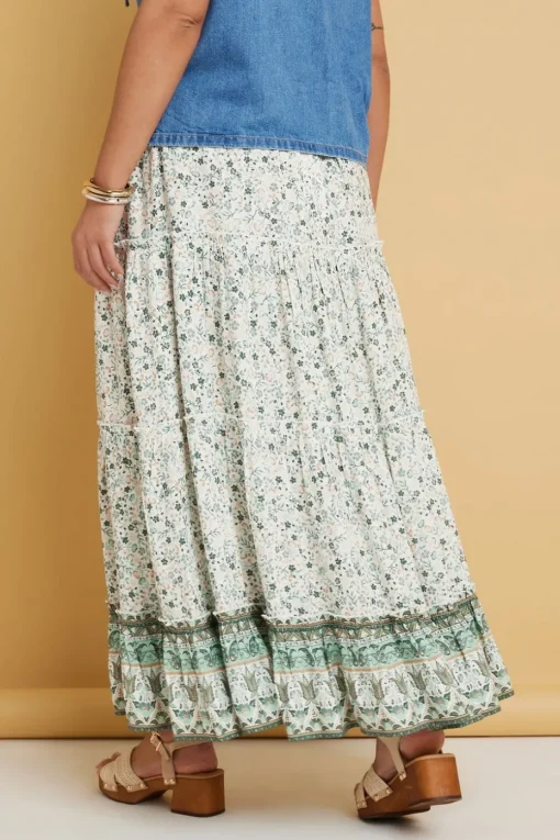 Yours Curve Light Green Ditsy Floral Tiered Skirt